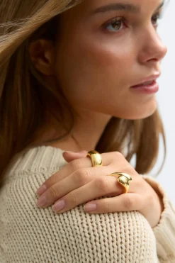 Chunky gold ring - Gold - Dame - Gina Tricot