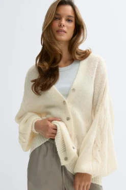 Chunky knitted cardigan - Weiß - Dame - Gina Tricot