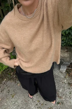 Crew neck knitted sweater - Weiß - Dame - Gina Tricot
