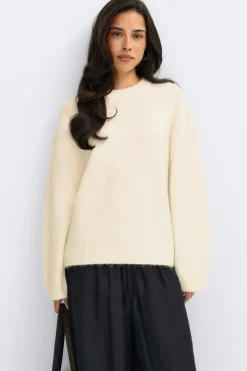Crew neck knitted sweater - Weiß - Dame - Gina Tricot