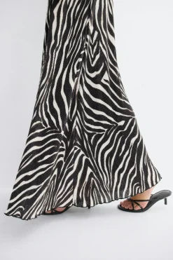 Crinkle maxi dress - Schwarz - Dame - Gina Tricot