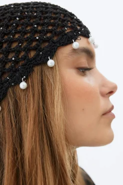 Crochet beanie - Schwarz - Dame - Gina Tricot