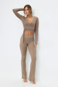Cropped yoga wrap cardigan - Braun - Dame - Gina Tricot