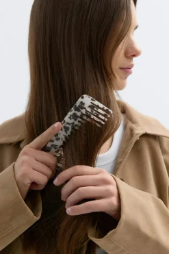 Detangling comb - Beige - Dame - Gina Tricot