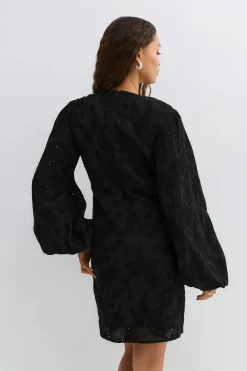 Embroidered mini dress - Schwarz - Dame - Gina Tricot