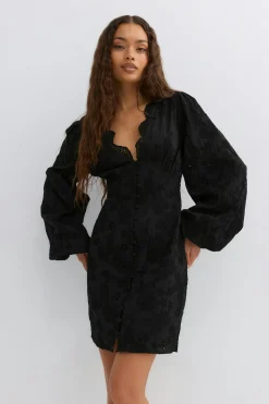 Embroidered mini dress - Schwarz - Dame - Gina Tricot