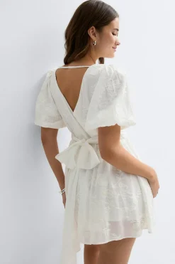 Embroidered mini dress - Weiß - Dame - Gina Tricot