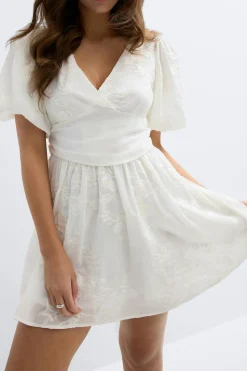 Embroidered mini dress - Weiß - Dame - Gina Tricot