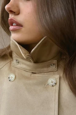 Faux suede belted jacket - Beige - Dame - Gina Tricot