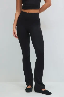 Flare yoga tights - Schwarz - Dame - Gina Tricot