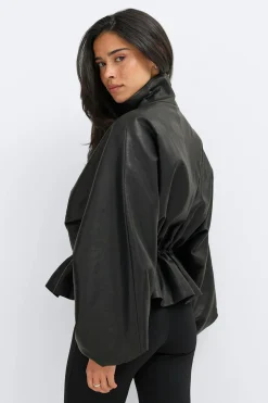 Frill pu jacket - Schwarz - Dame - Gina Tricot