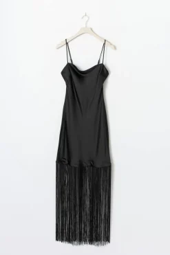 Fringe satin maxi dress - Schwarz - Dame - Gina Tricot
