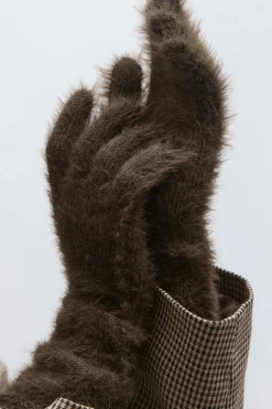 Hairy gloves - Braun - Dame - Gina Tricot