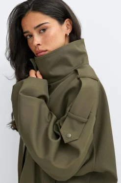 High neck short jacket - Grün - Dame - Gina Tricot