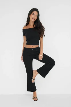 Kick flare jeans - Schwarz - Dame - Gina Tricot