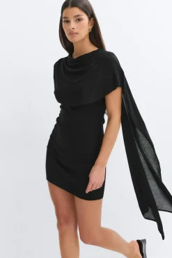 Knitted cape dress - Schwarz - Dame - Gina Tricot