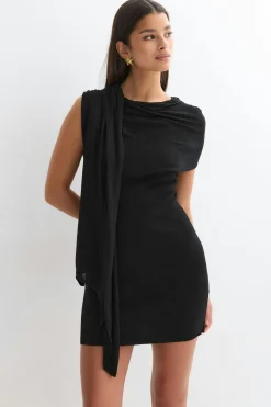 Knitted cape dress - Schwarz - Dame - Gina Tricot