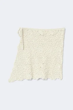 Knitted crochet apron skirt - Weiß - Dame - Gina Tricot