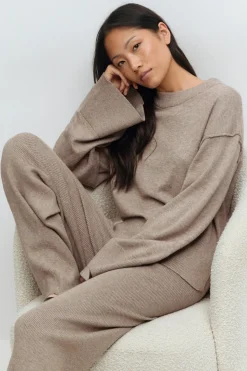 Knitted loungewear sweater - Beige - Dame - Gina Tricot
