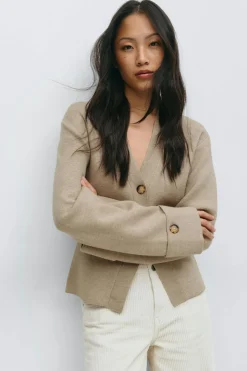 Knitted sculptured cardigan - Beige - Dame - Gina Tricot
