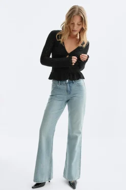 Lace v-neck top - Schwarz - Dame - Gina Tricot