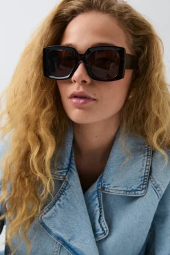 large square sunglasses - Braun - Dame - Gina Tricot