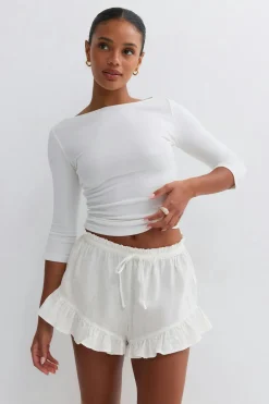 Linen blend frill shorts - Weiß - Dame - Gina Tricot