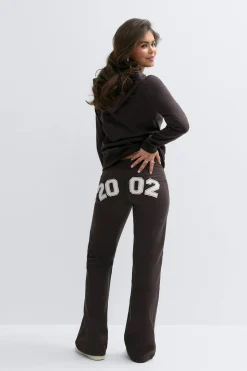 14+ low flare sweatpants - Braun - Gina Tricot