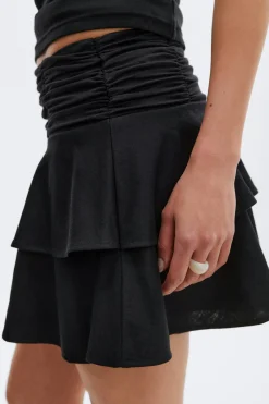 Mini frill skirt - Schwarz - Dame - Gina Tricot