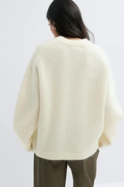 Mohair knitted sweater - Weiß - Dame - Gina Tricot