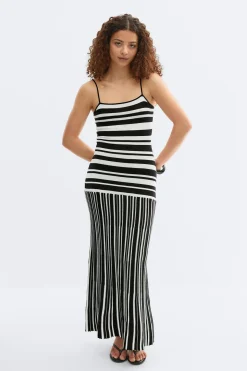 Multistripe knitted dress - Schwarz - Dame - Gina Tricot