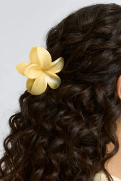 2-pack flower hair clips - Beige - Dame - Gina Tricot