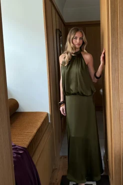 Satin halterneck maxi dress - Grün - Dame - Gina Tricot