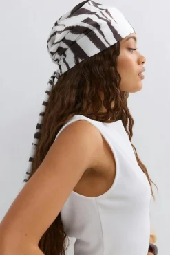 Satin head scarf - Weiß - Dame - Gina Tricot
