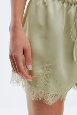 Satin lace shorts - Grün - Dame - Gina Tricot