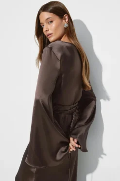 Satin wide sleeve maxi dress - Braun - Dame - Gina Tricot