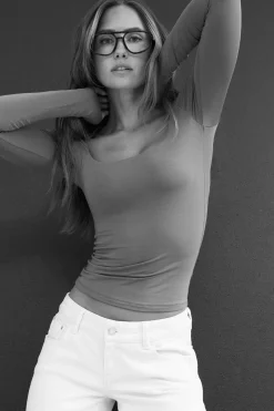 Slim fit scoop neck top - Beige - Dame - Gina Tricot