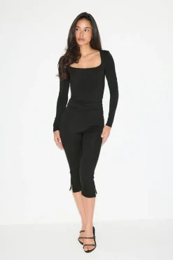 Slim fit scoop neck top - Schwarz - Dame - Gina Tricot