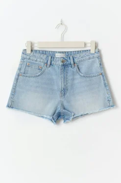 Slit denim shorts - Blau - Dame - Gina Tricot