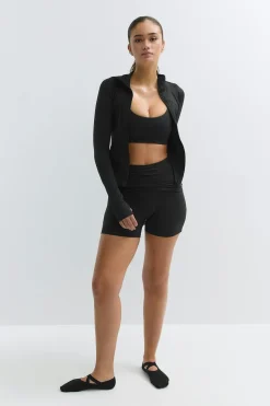 Soft folded yoga shorts - Schwarz - Dame - Gina Tricot