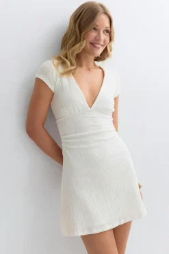 Textured mini dress - Weiß - Dame - Gina Tricot