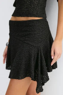 Textured mini skirt - Schwarz - Dame - Gina Tricot