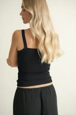 Tight fit rib singlet - Schwarz - Dame - Gina Tricot