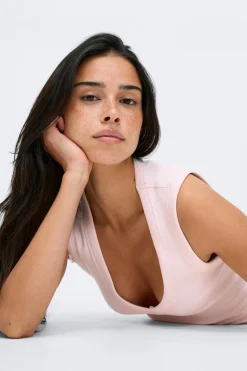Tight v-neck rib tank - Rosa - Dame - Gina Tricot