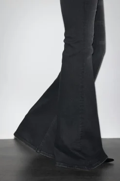 Ultra flare jeans - Schwarz - Dame - Gina Tricot