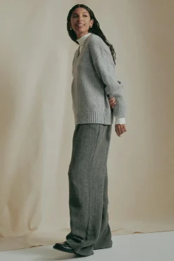 V-neck knitted wool sweater - Grau - Dame - Gina Tricot