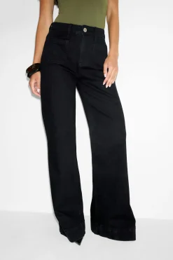 Waist hug flare jeans - Schwarz - Dame - Gina Tricot