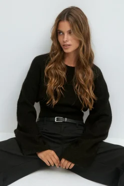 Wide sleeve knitted sweater - Schwarz - Dame - Gina Tricot