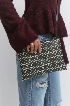 Y clutch bag - Schwarz - Gina Tricot